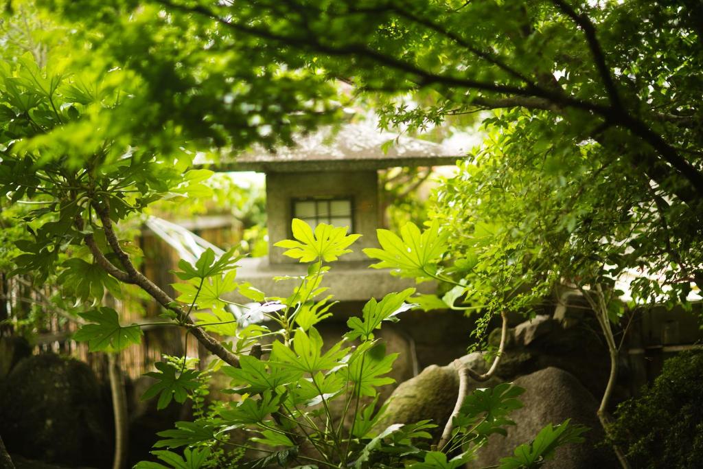 Nishi No Miyabi Tokiwa Garden Lantern