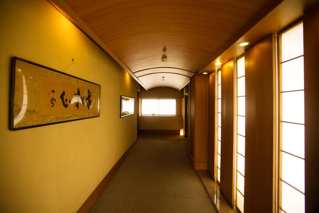 Nishi No Miyabi Tokiwa Hallway