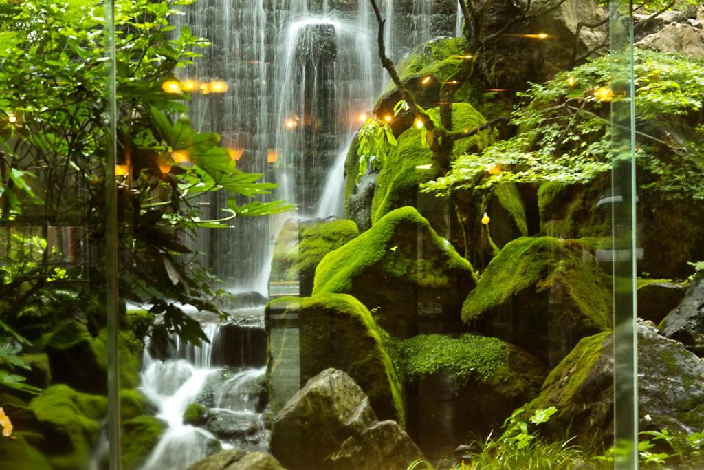 Nishi No Miyabi Tokiwa Waterfall Garden