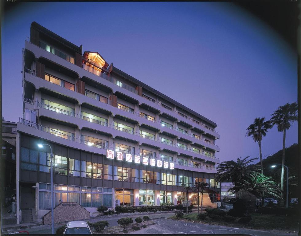 Nishiura Grand Hotel Kikkei Exterior Night