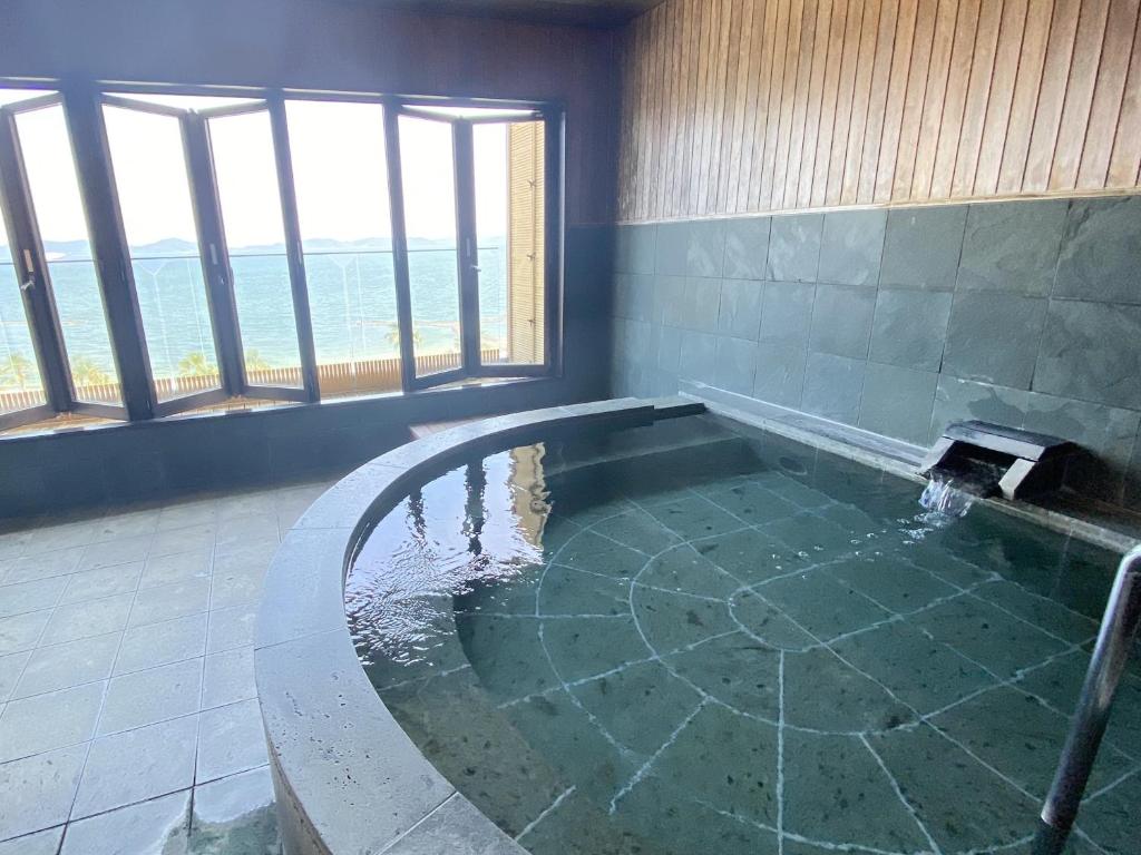 Nishiura Grand Hotel Kikkei Onsen View