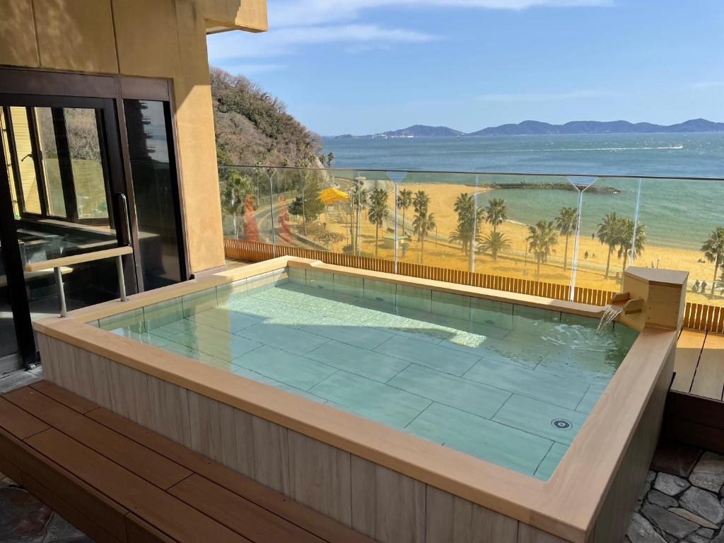 Nishiura Grand Hotel Kikkei Outdoor Onsen