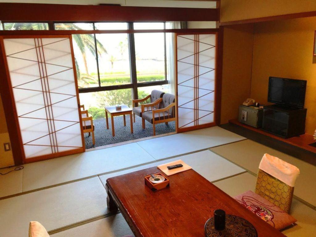 Nishiura Grand Hotel Kikkei Tatami Room And Seating