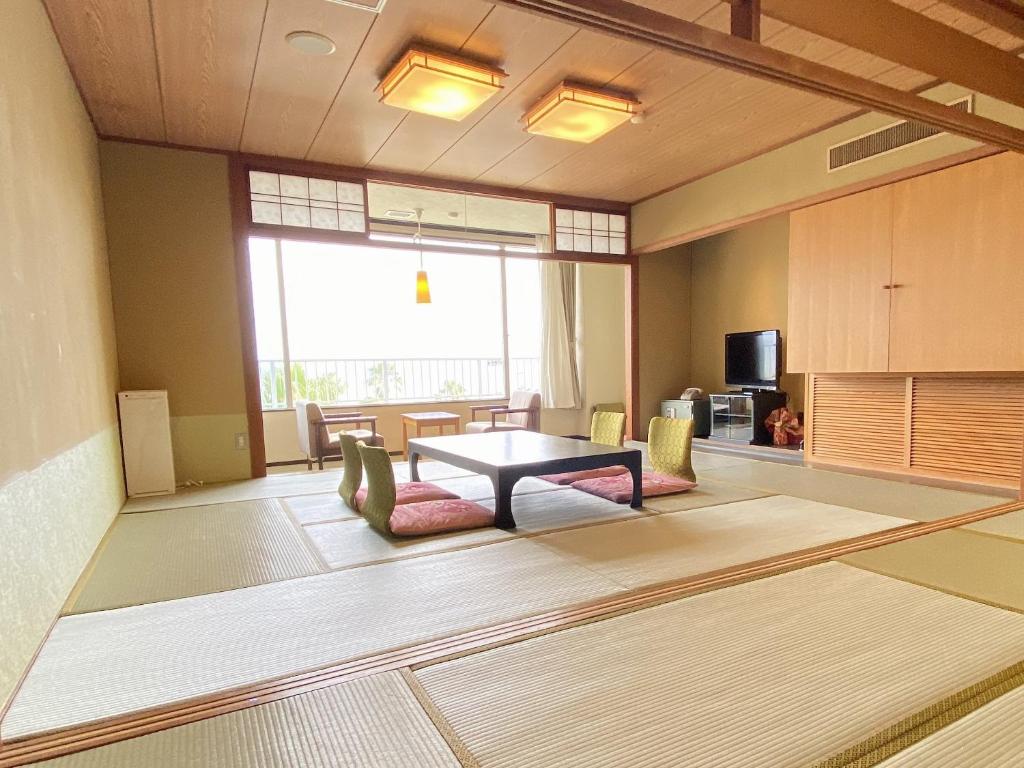 Nishiura Grand Hotel Kikkei Tatami Room