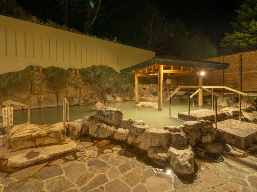 Noboribetsu Manseikaku Outdoor Onsen