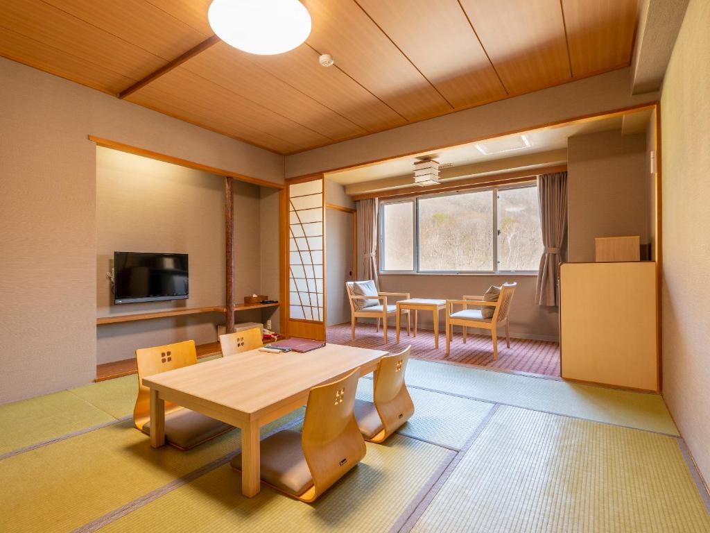 Noboribetsu Manseikaku Tatami Room Interior
