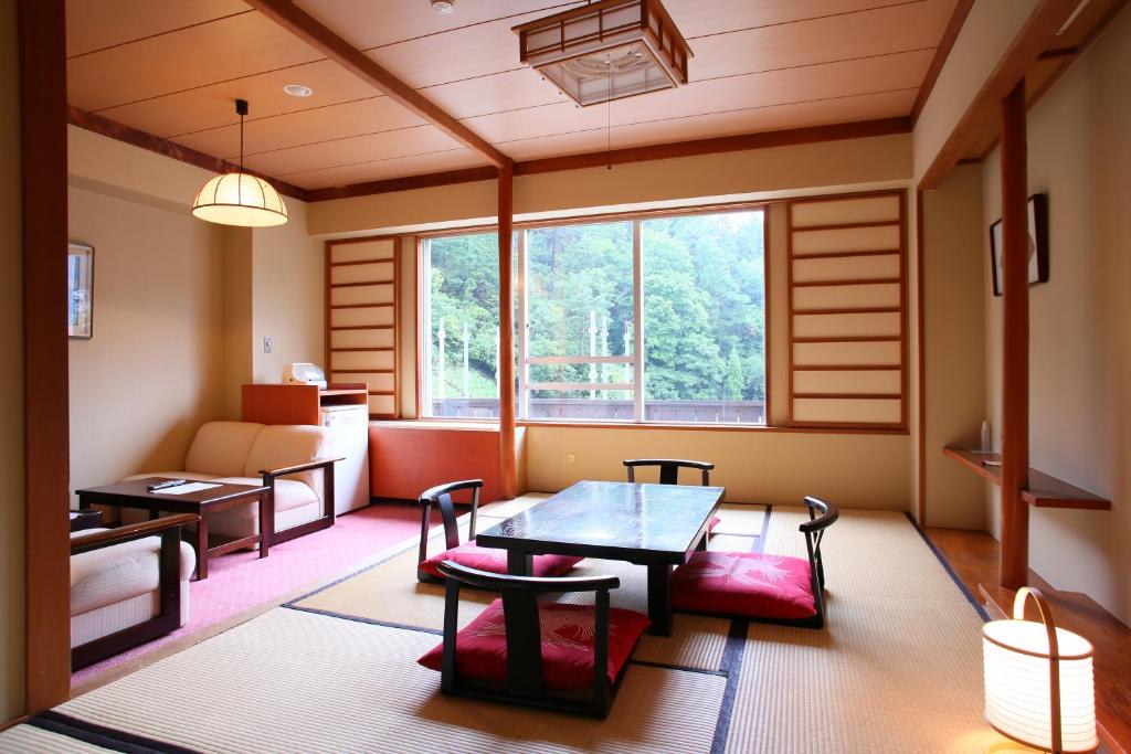 Nozawa Grand Hotel Tatami Room Interior
