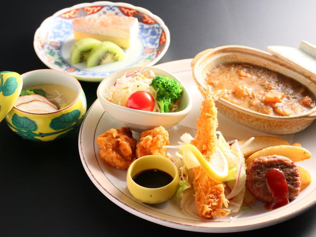 Ogiwarakan Dinner Set