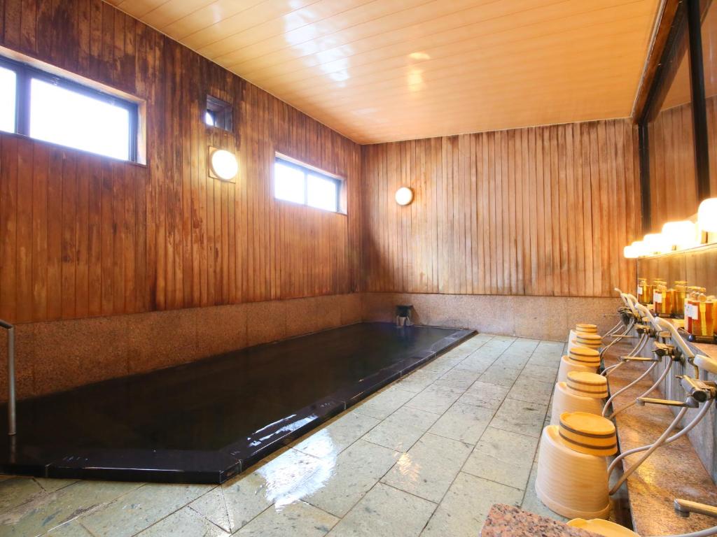 Ogiwarakan Onsen Bathroom