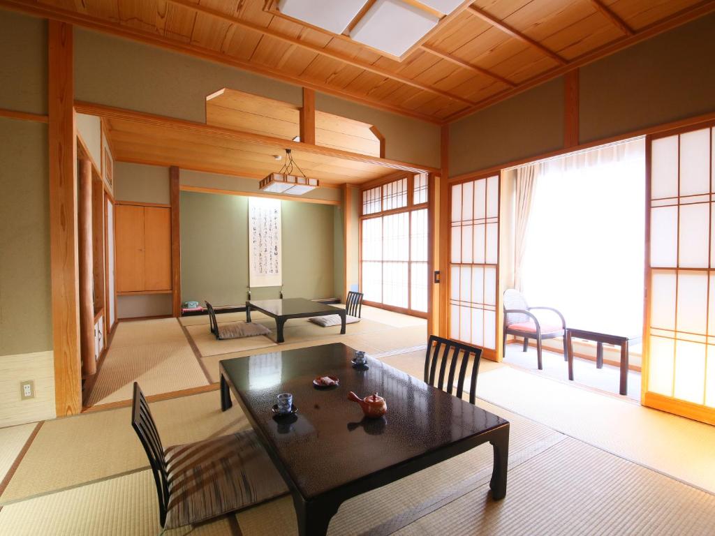 Ogiwarakan Traditional Tatami Room