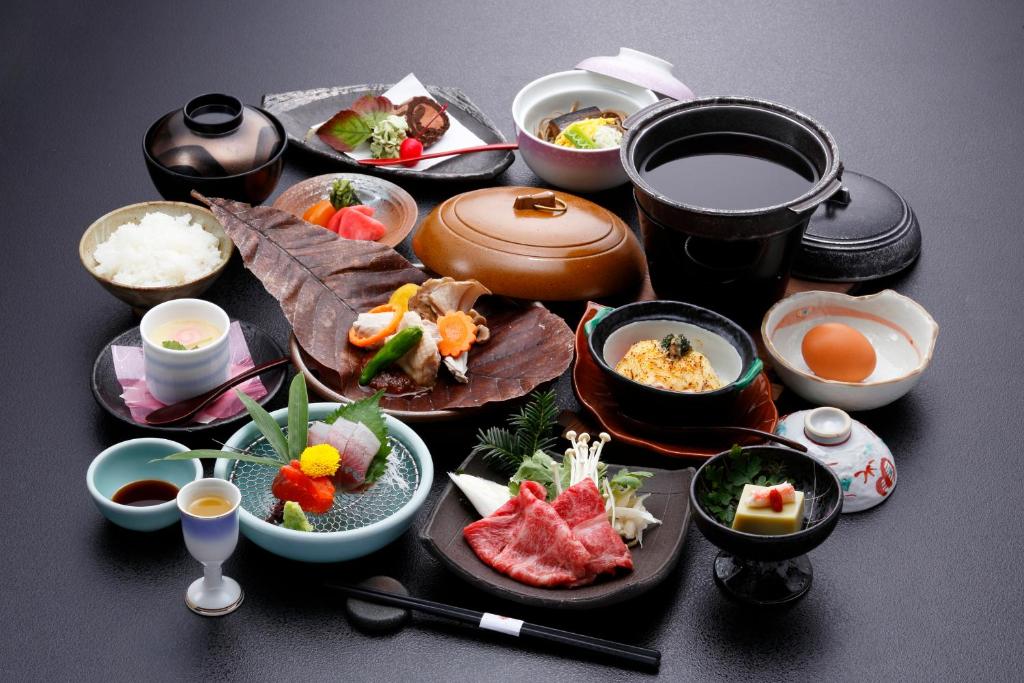 Okada Ryokan Warakutei Kaiseki Meal