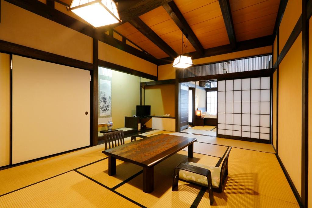 Okada Ryokan Warakutei Tatami Mat Room