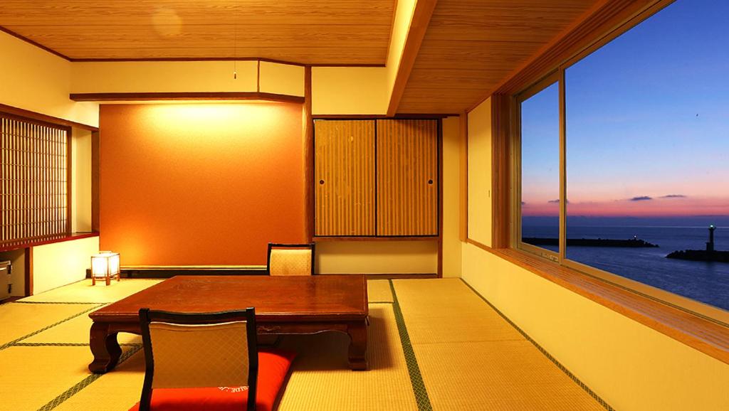 Oku Kinosaki Seaside Hotel Tatami Room Ocean View