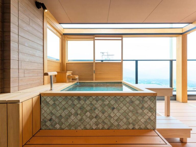 Ōmori Onsen Bath