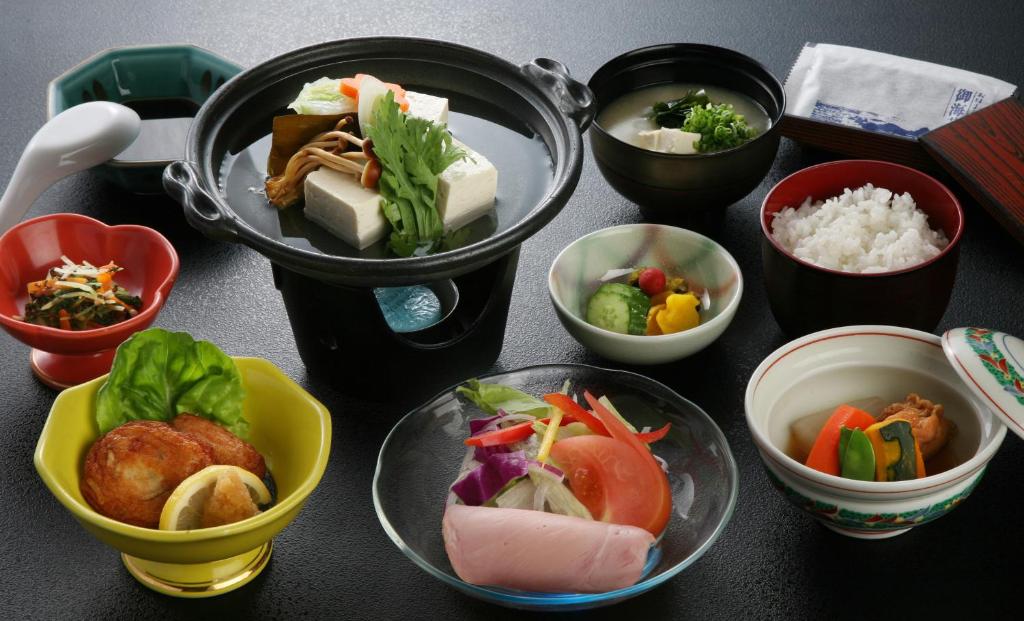Onsen Hotel Nakahara Bessou Traditional Japanese Meal