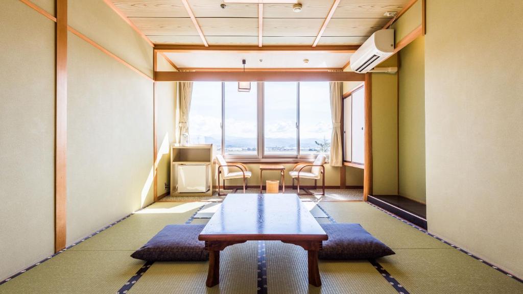 Ooedo Onsen Monogatari Hotel Nagayama Tatami Room