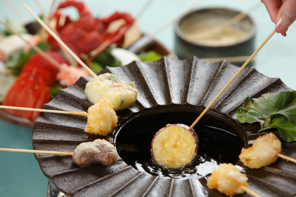 Oshima Onsen Hotel Kushikatsu Frying
