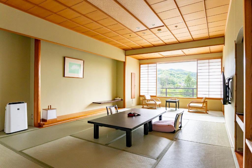 Oshu Akiu Onsen Rantei Tatami Room