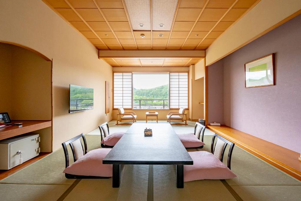 Oshu Akiu Onsen Rantei Tatami Room