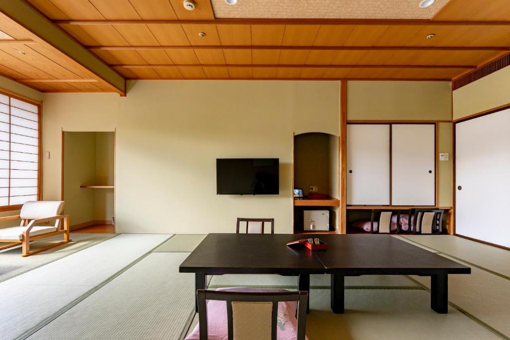 Oshu Akiu Onsen Rantei Tatami Room