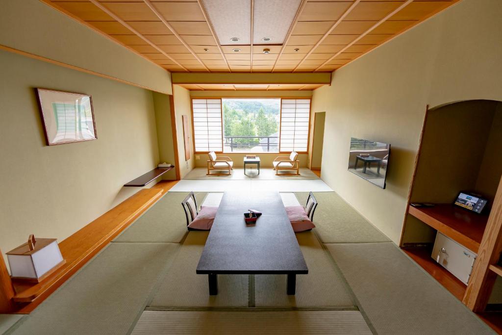 Oshu Akiu Onsen Rantei Tatami Room