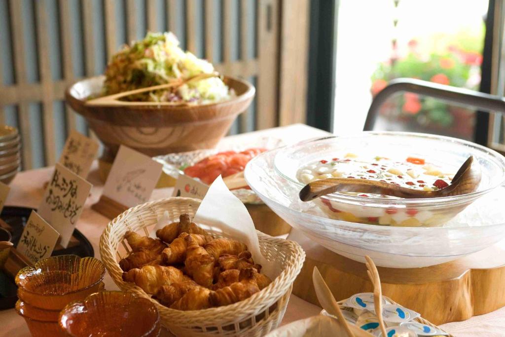 Roppokan Breakfast Buffet