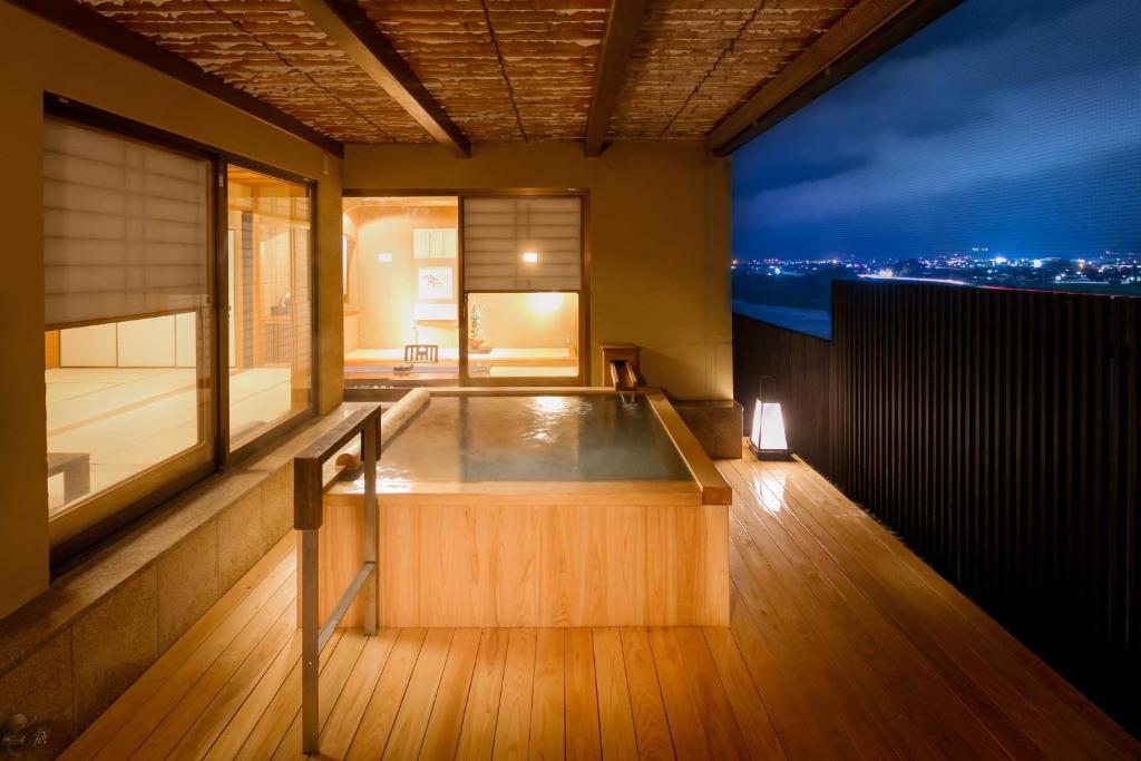 Roppokan Rooftop Onsen