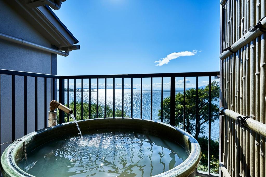 Ryokan Beniayu Outdoor Onsen Ocean View