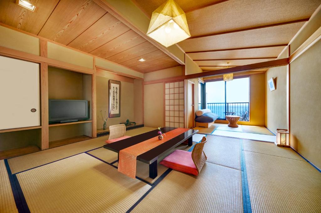 Ryokan Beniayu Tatami Room Tea Table