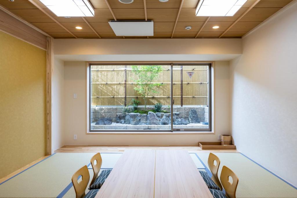 Ryokan Ginkaku Tatami Room Garden View