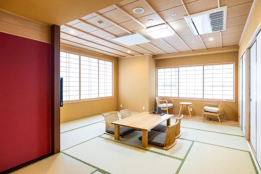 Ryokan Ginkaku Tatami Room Traditional Furniture