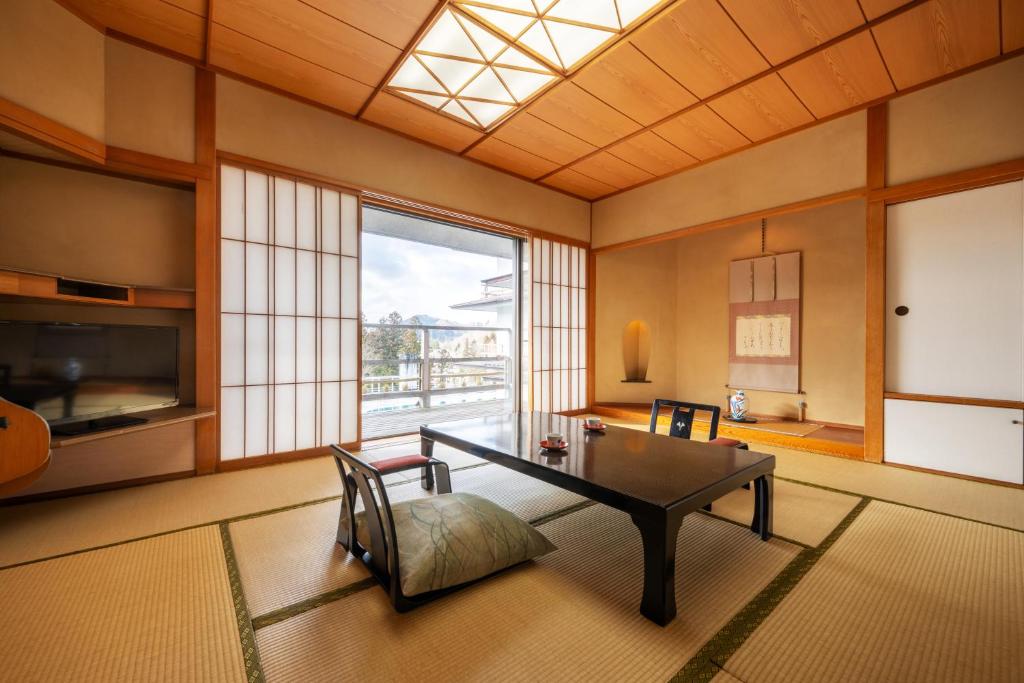 Sakan Tatami Room Tea Table View