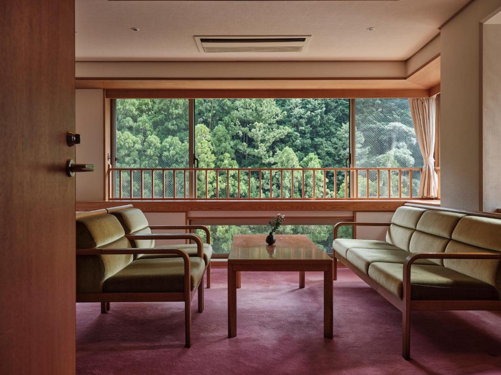 Sansuikan Kawayu Midoriya Sitting Area
