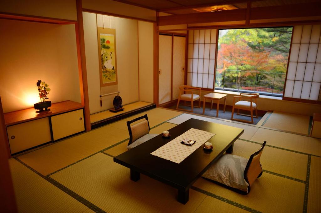 Sansuiso Tatami Room