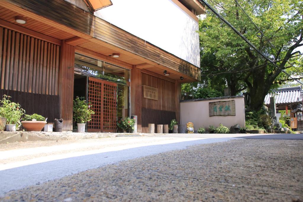 Scenic Inn Yoshikumokan Entrance