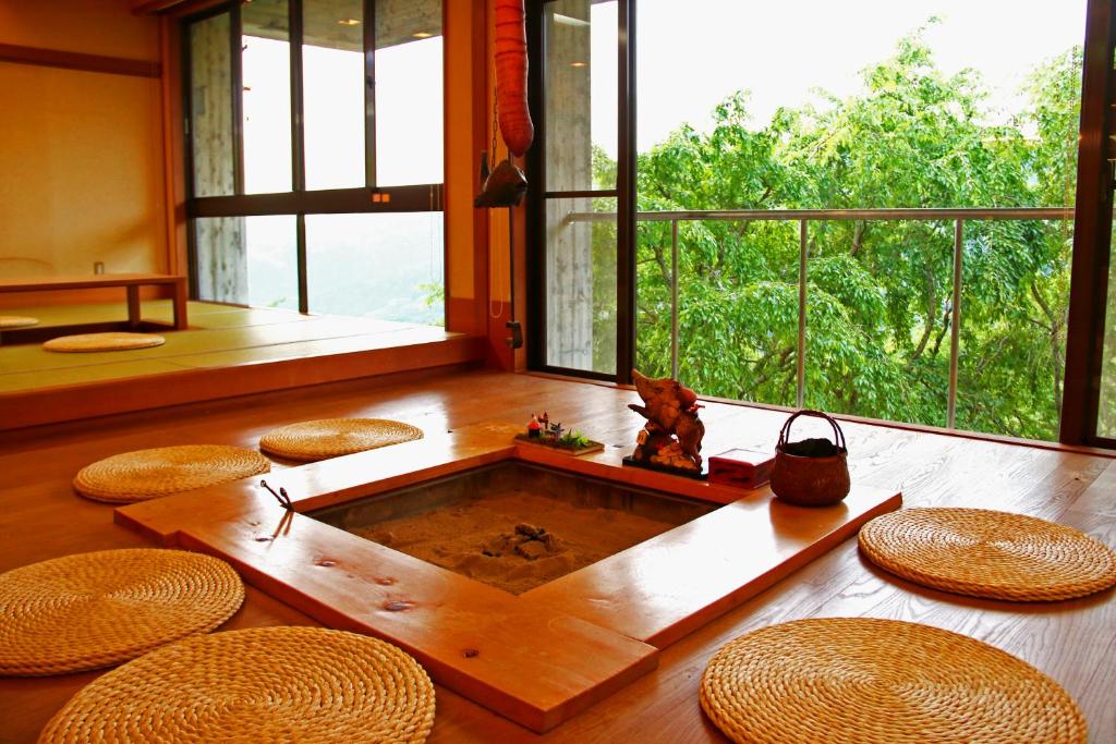 Scenic Inn Yoshikumokan Irori Room