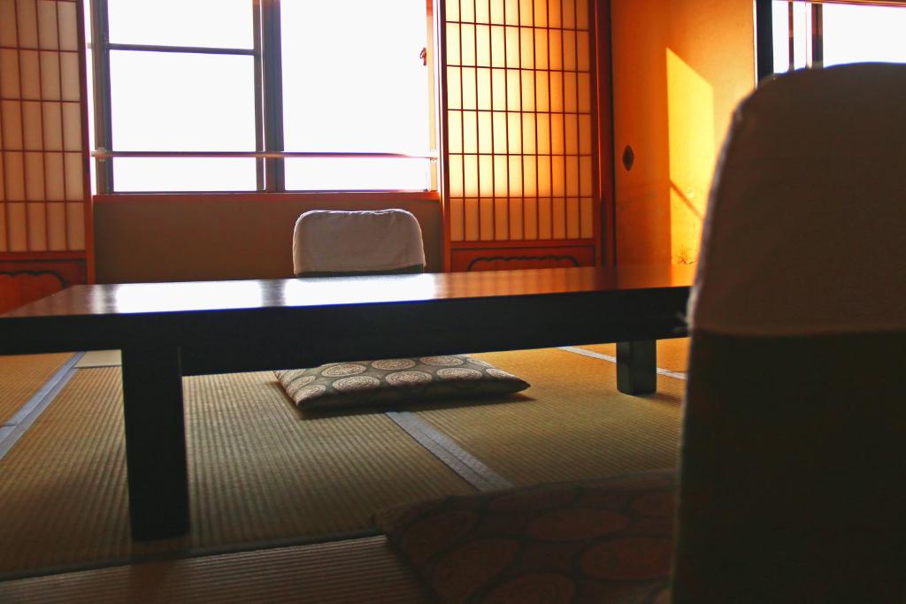 Scenic Inn Yoshikumokan Tatami Room Table