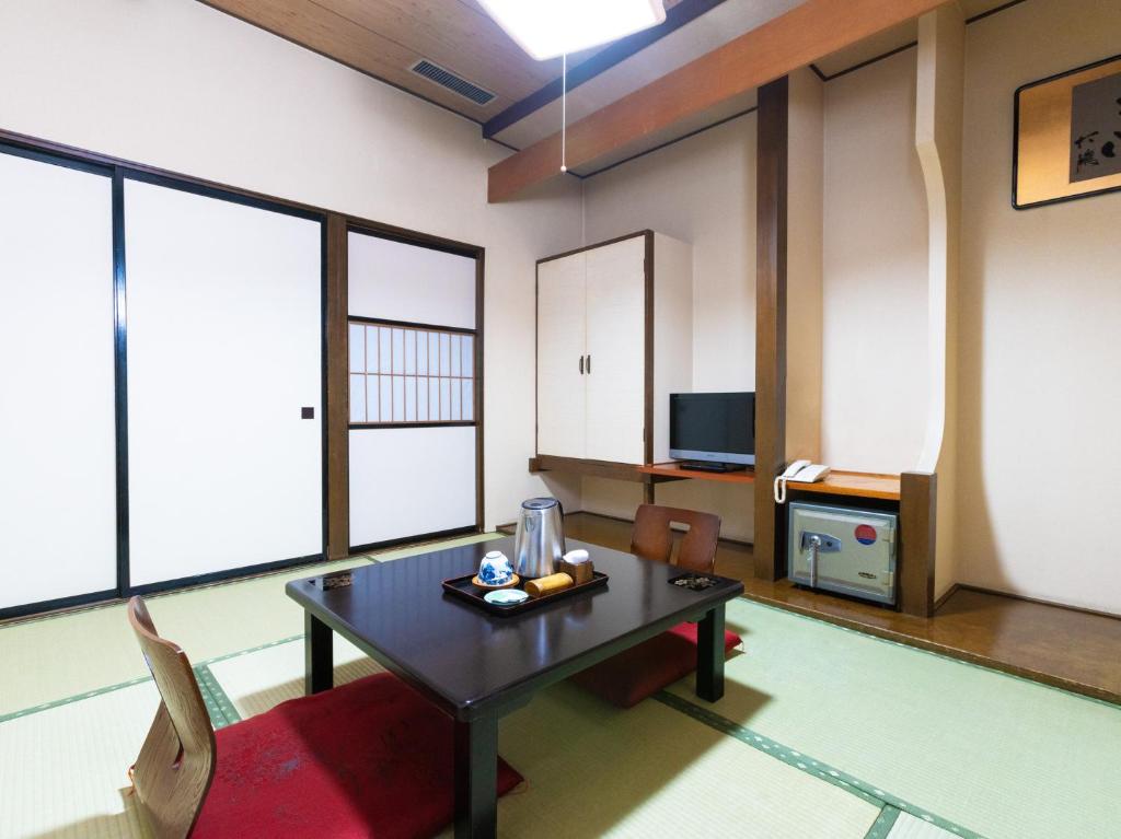Shunsai No Sho Sakado Castle Tatami Room Table