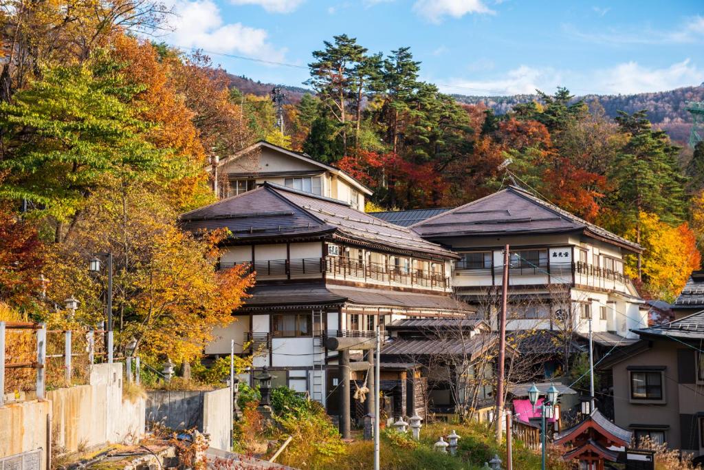 Takamiya Ryokan Miyamaso Exterior Autumn