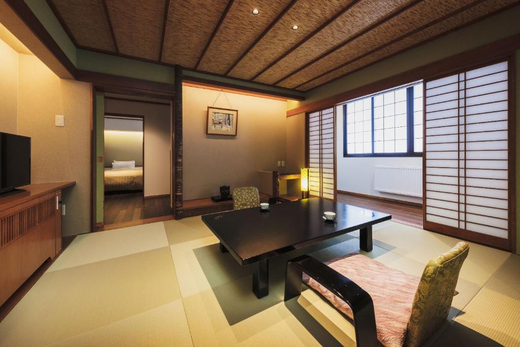 Takamiya Ryokan Miyamaso Tatami Room