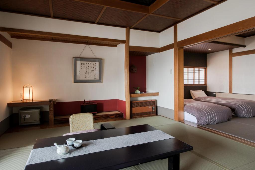 Takamiya Ryokan Miyamaso Tatami Room Futon