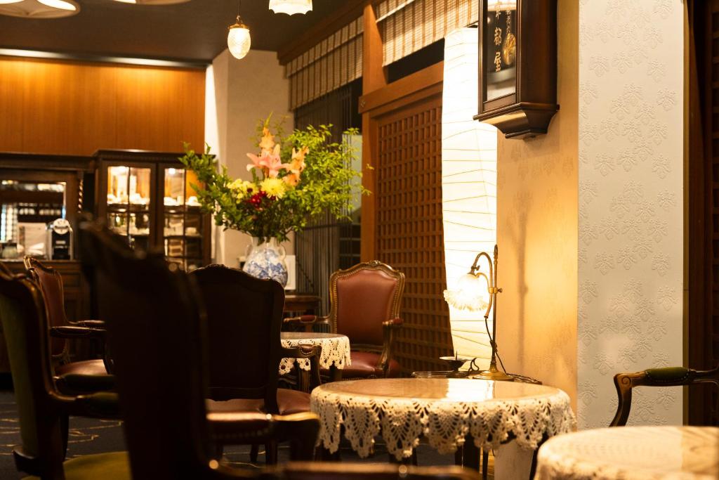 Takeo Onsen Taisho Romantic Inn Kyotoya Lounge Area