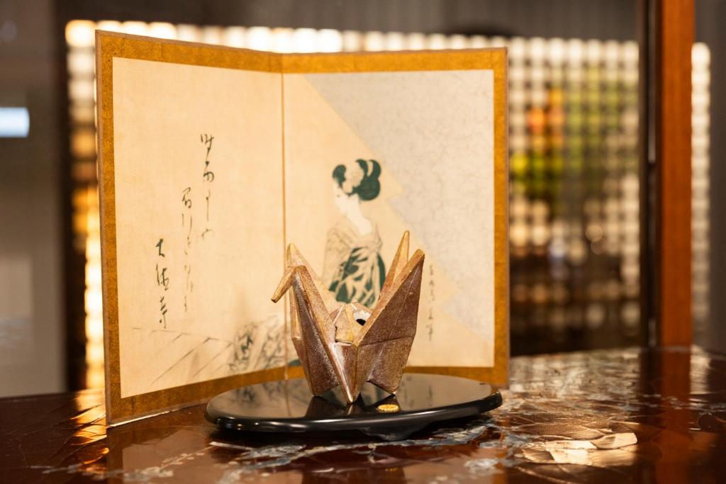 Takeo Onsen Taisho Romantic Inn Kyotoya Origami Crane Screen