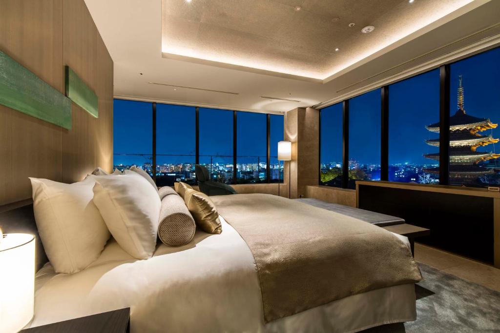 The Hotel Seiryu Kyoto Kiyomizu Room Night View