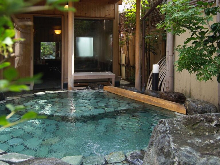 Utsukushigahara Onsen Area