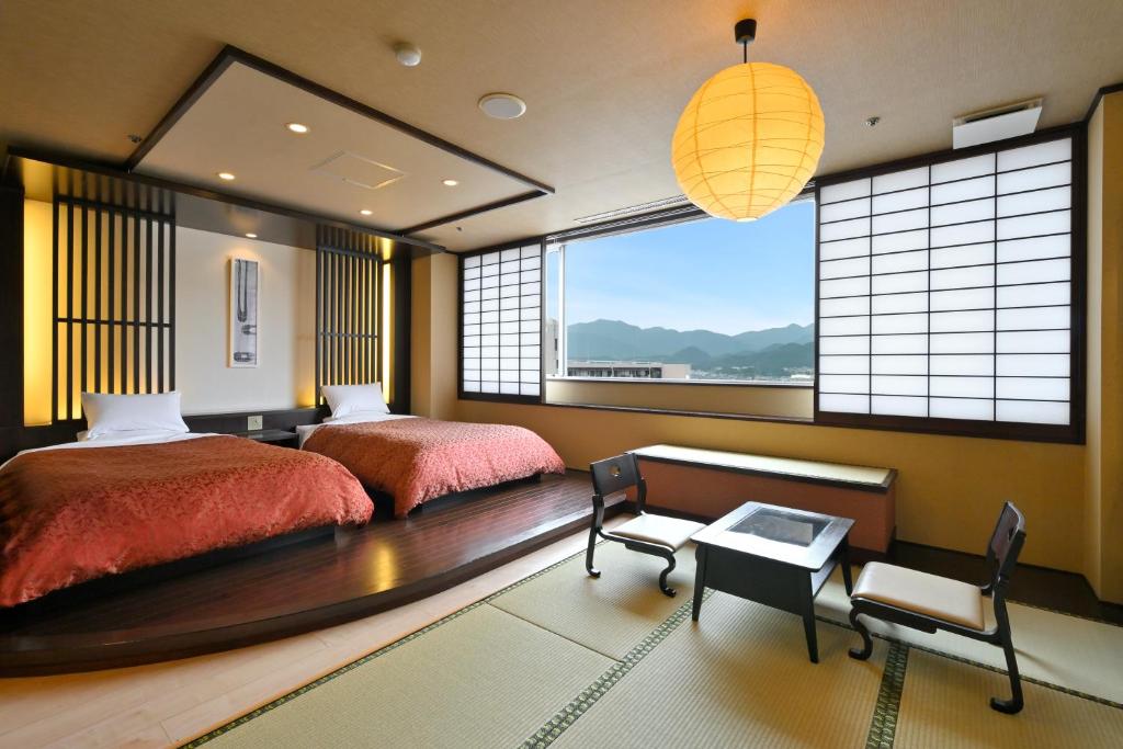 Yuda Onsen Yuuberu Hotel Matsumasa Tatami Room Beds
