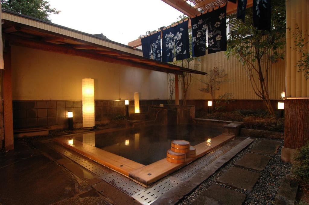 Yumoto Kamiyamada Hotel Outdoor Onsen.Jpeg