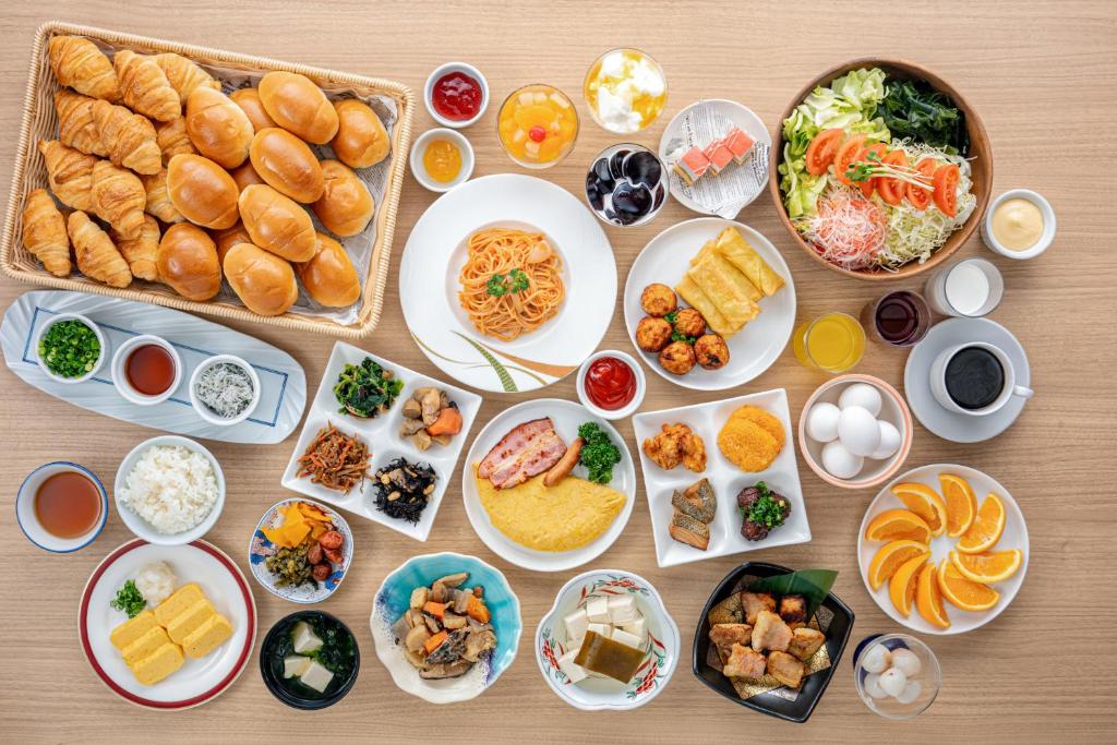 Yumoto Kanko Hotel Saikyo Breakfast Spread