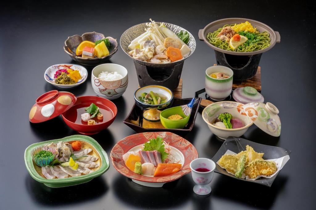 Yumoto Kanko Hotel Saikyo Kaiseki Meal