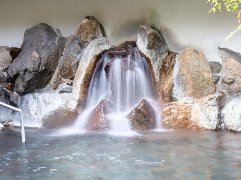 Yumoto Kanko Hotel Saikyo Onsen Waterfall